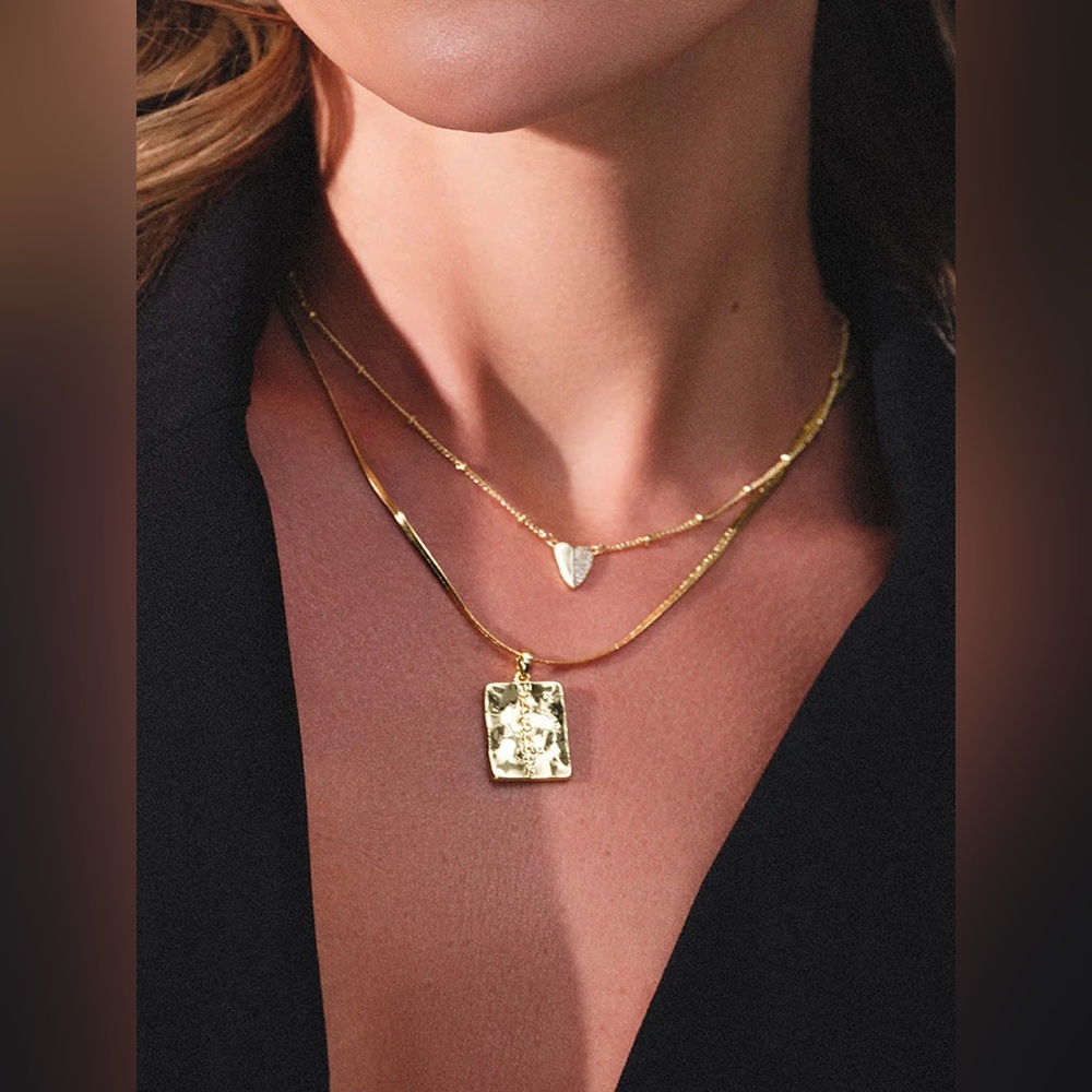 Uncommon James Elegant Pendant Necklace - Picture 7 of 8